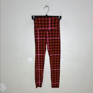 Stylish Houndstooth Leggings - Pink and Black